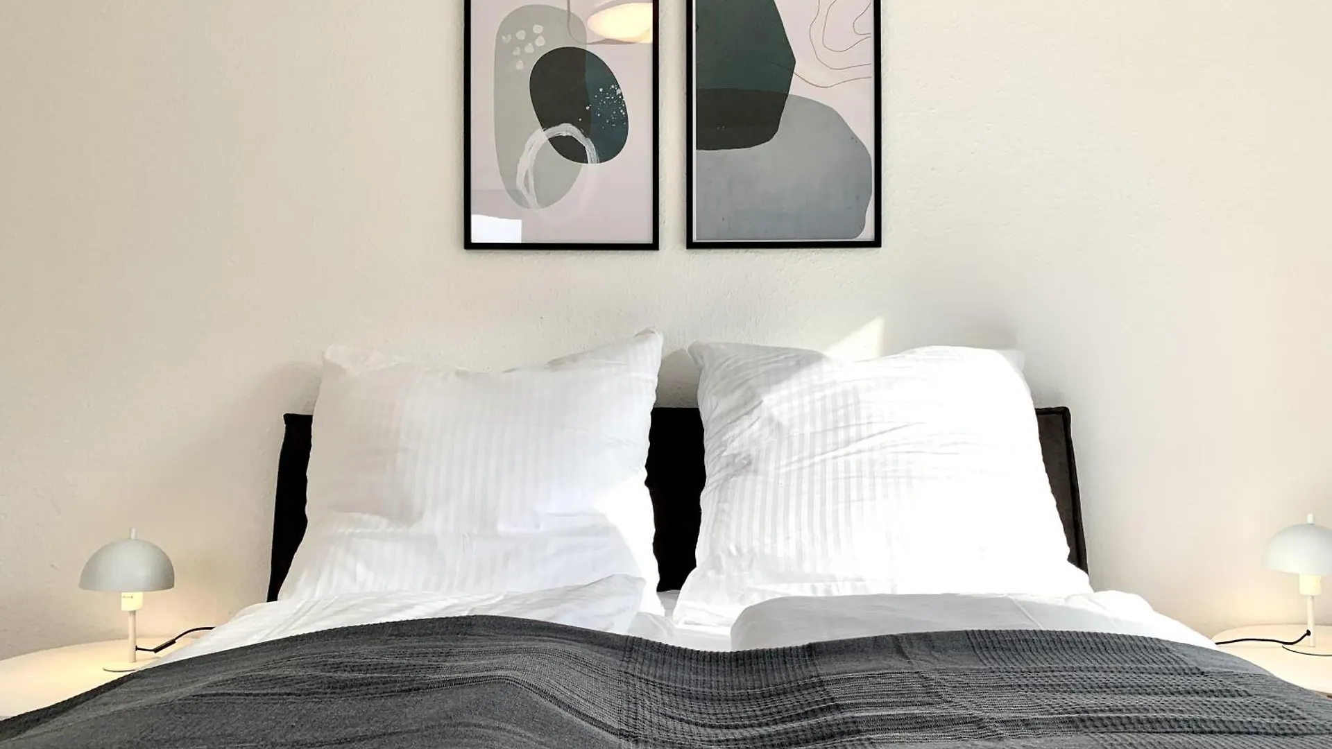 Cozy Two Bedroom Apartment In Augsburg Německo