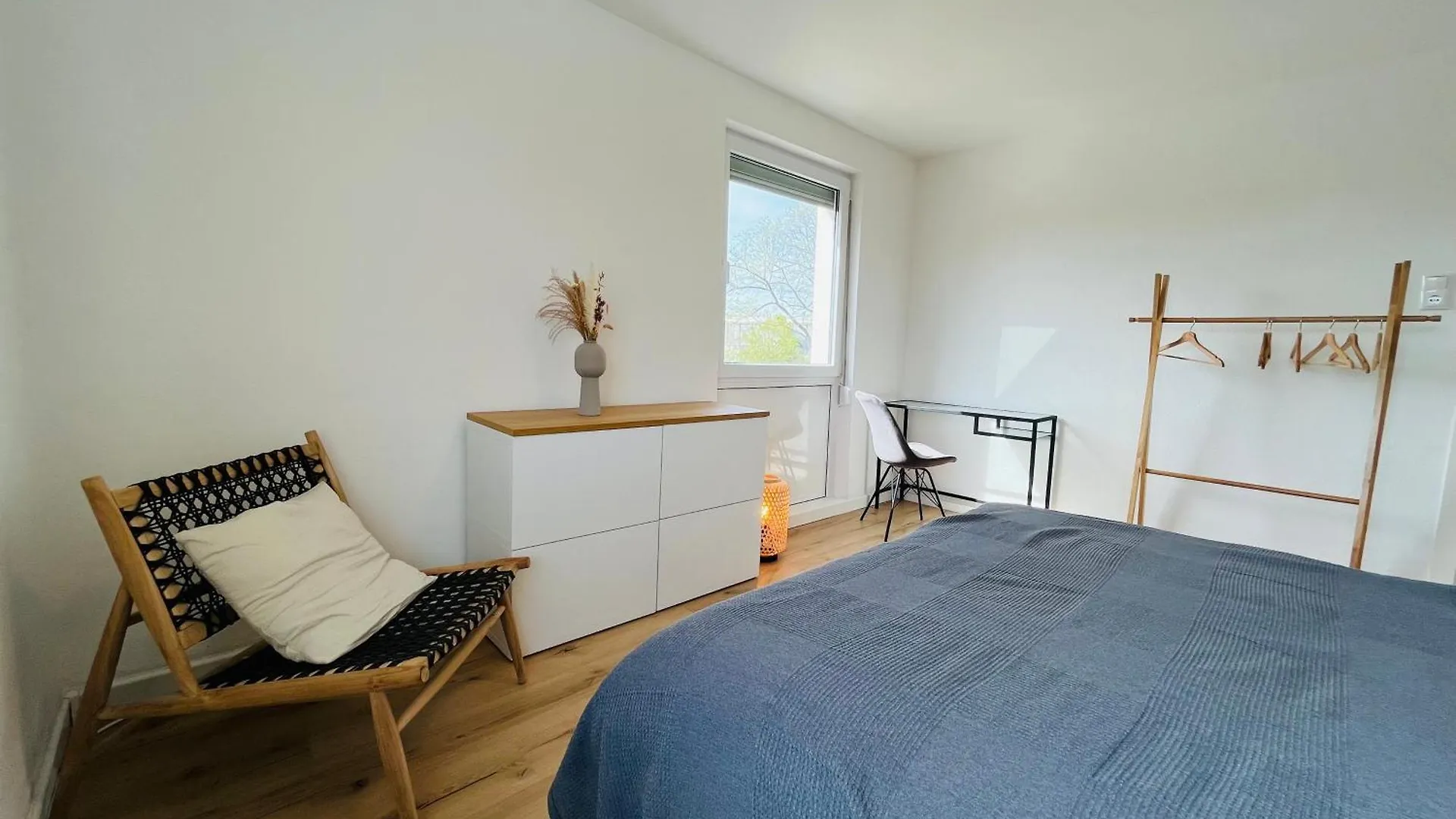 Cozy Two Bedroom Apartment In Augsburg